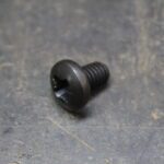 Parafuso Para Serra Sabre Dw304pk-b2 Dewalt 099279-08