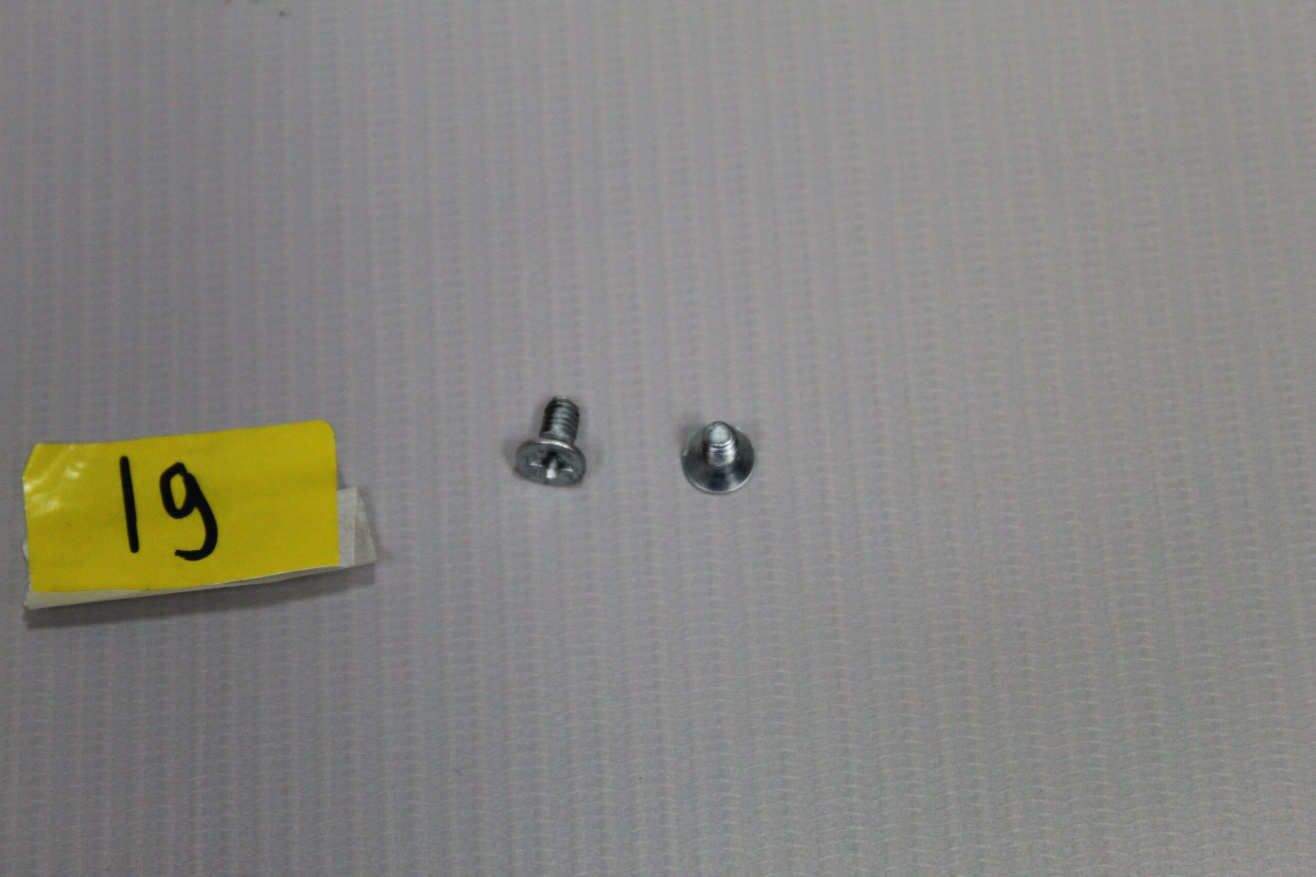 1004740-69 Parafuso M5x14 Para Serra De Mesa Ou Bancada Sst1801-b2 Stanley 1004740-69 - Imagem 1