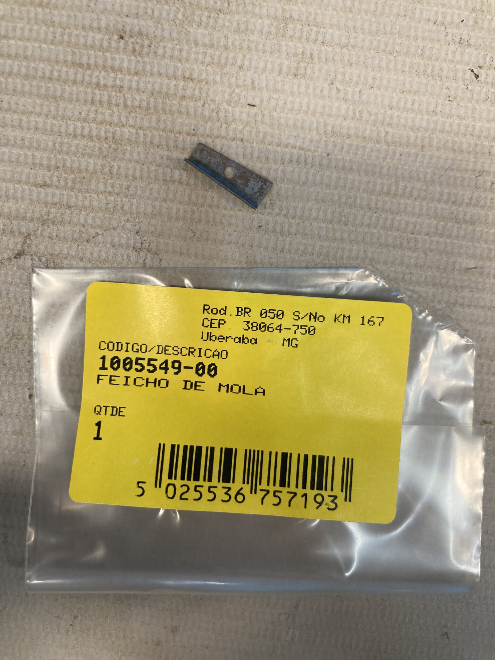 1005549-00 Fecho Retratil Da Mola Para Serra Circular Dws520k-b2 Dewalt 1005549-00 - Imagem 1