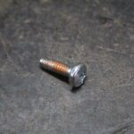 Parafuso Para Serra Sabre Dcs387b Dewalt 144457-02