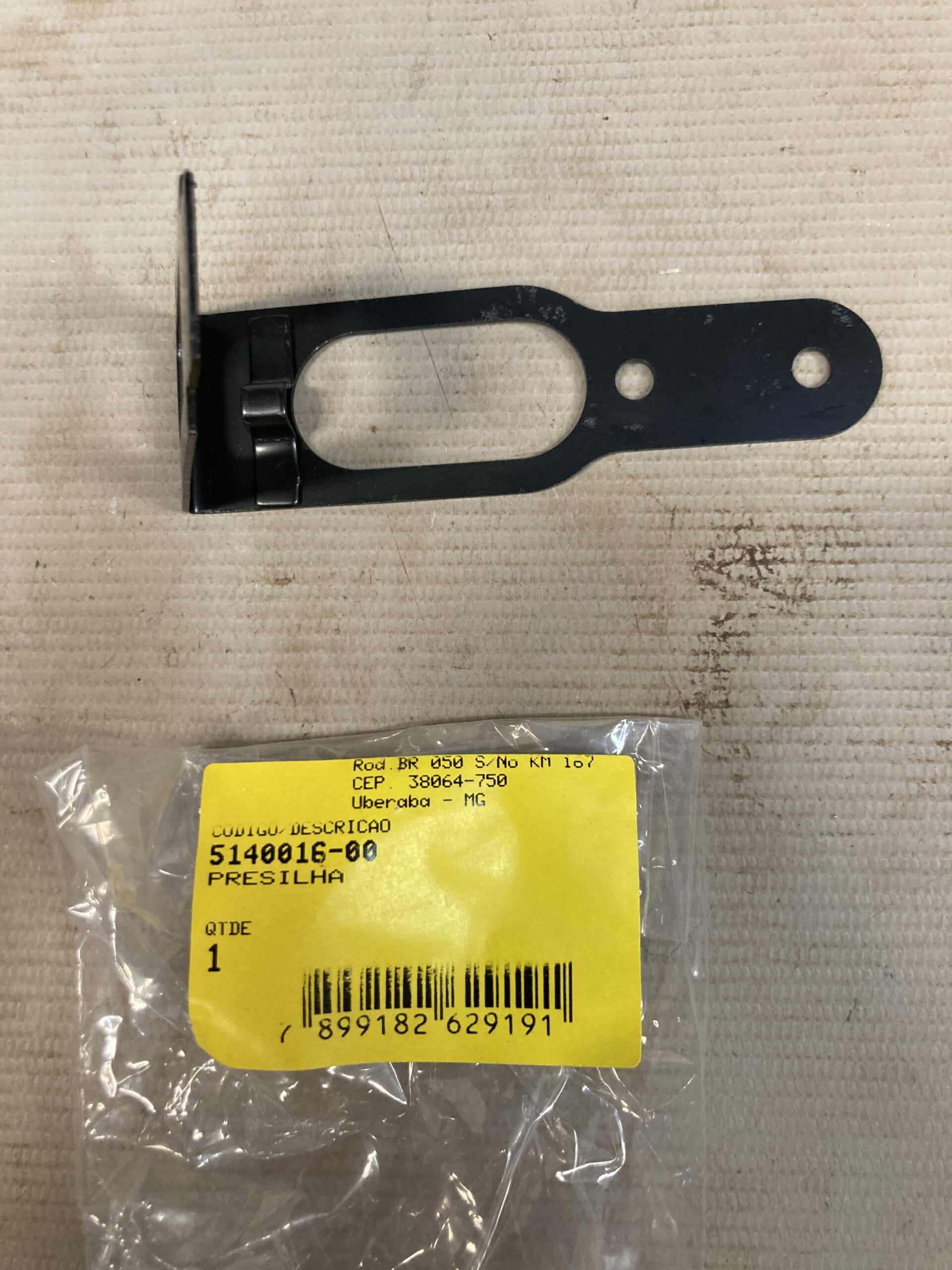 5140016-00 Presilha Para Serra Esquadria Stsm1525-b2 Stanley 5140016-00 - Imagem 1
