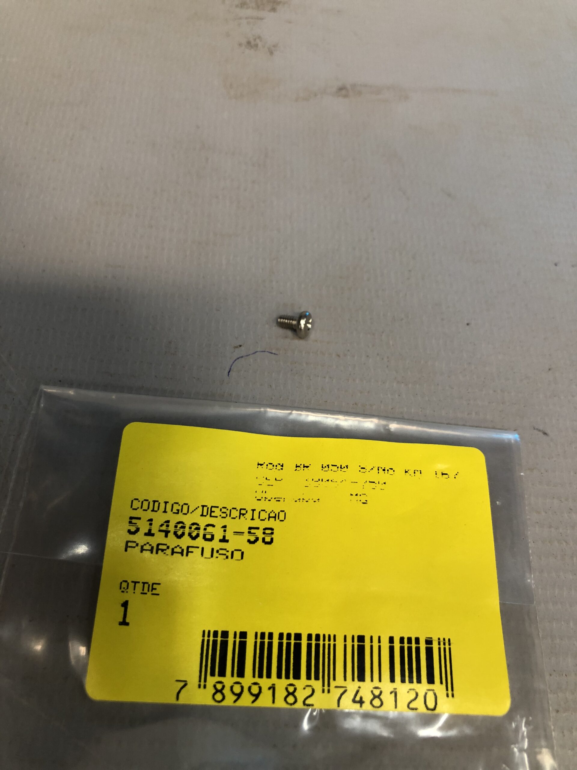 5140061-58 Parafuso Para Soprador Térmico Hg2000-b2 Black+decker 5140061-58 - Imagem 1