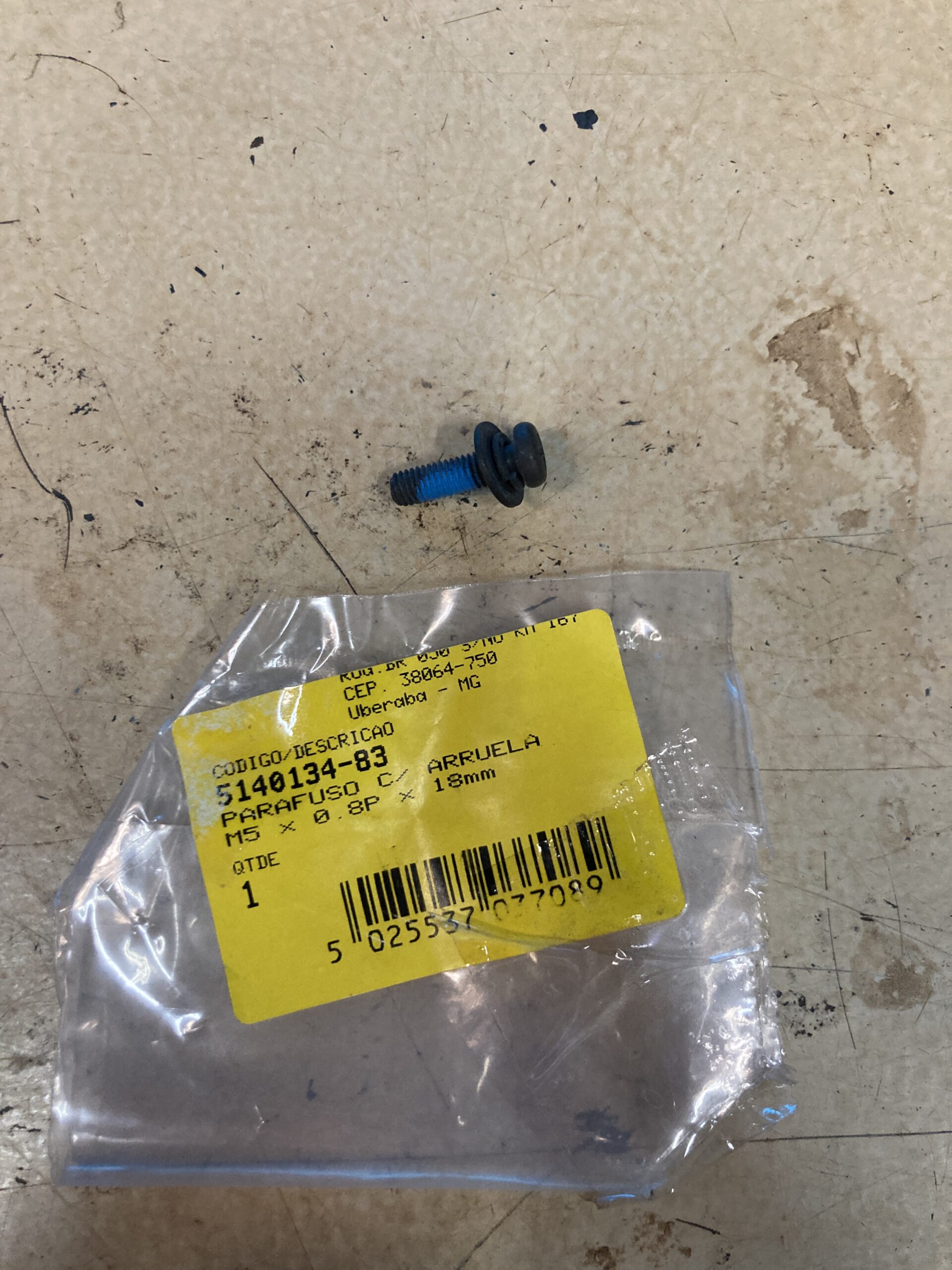 5140134-83 Parafuso C/ Arruela M5 X 0.8p X 18mm Para Serra De Mesa Ou Bancada Dcs7485 Dewalt 5140134-83 - Imagem 1