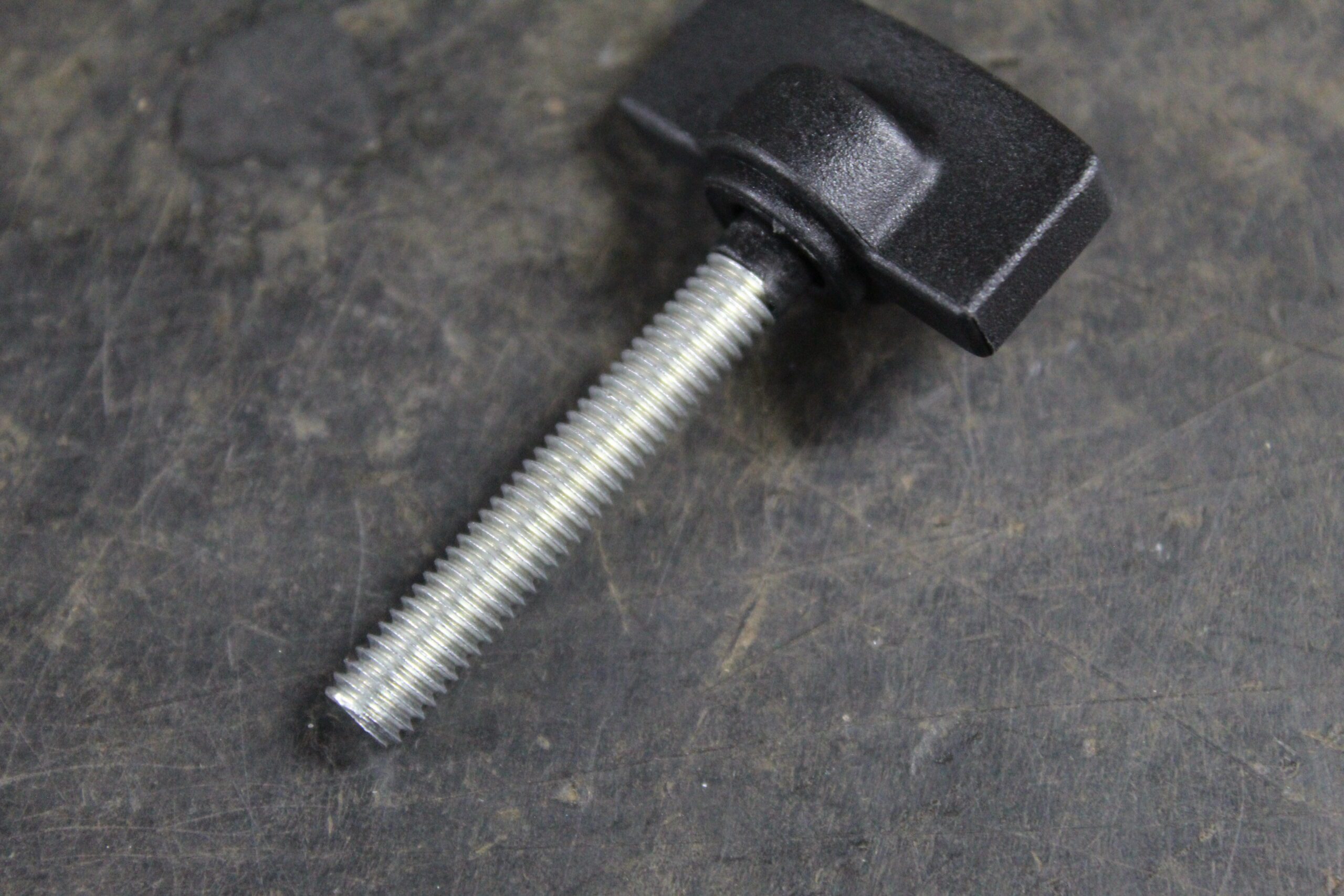 5140155-74 Parafuso Borboleta Para Serra Mármore Tc13-b2 Black+decker 5140155-74 - Imagem 1