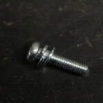 Parafuso 5.8x22.5mm Para Esmerilhadeira Angular Stgs6115-b2 Stanley 5140164-84
