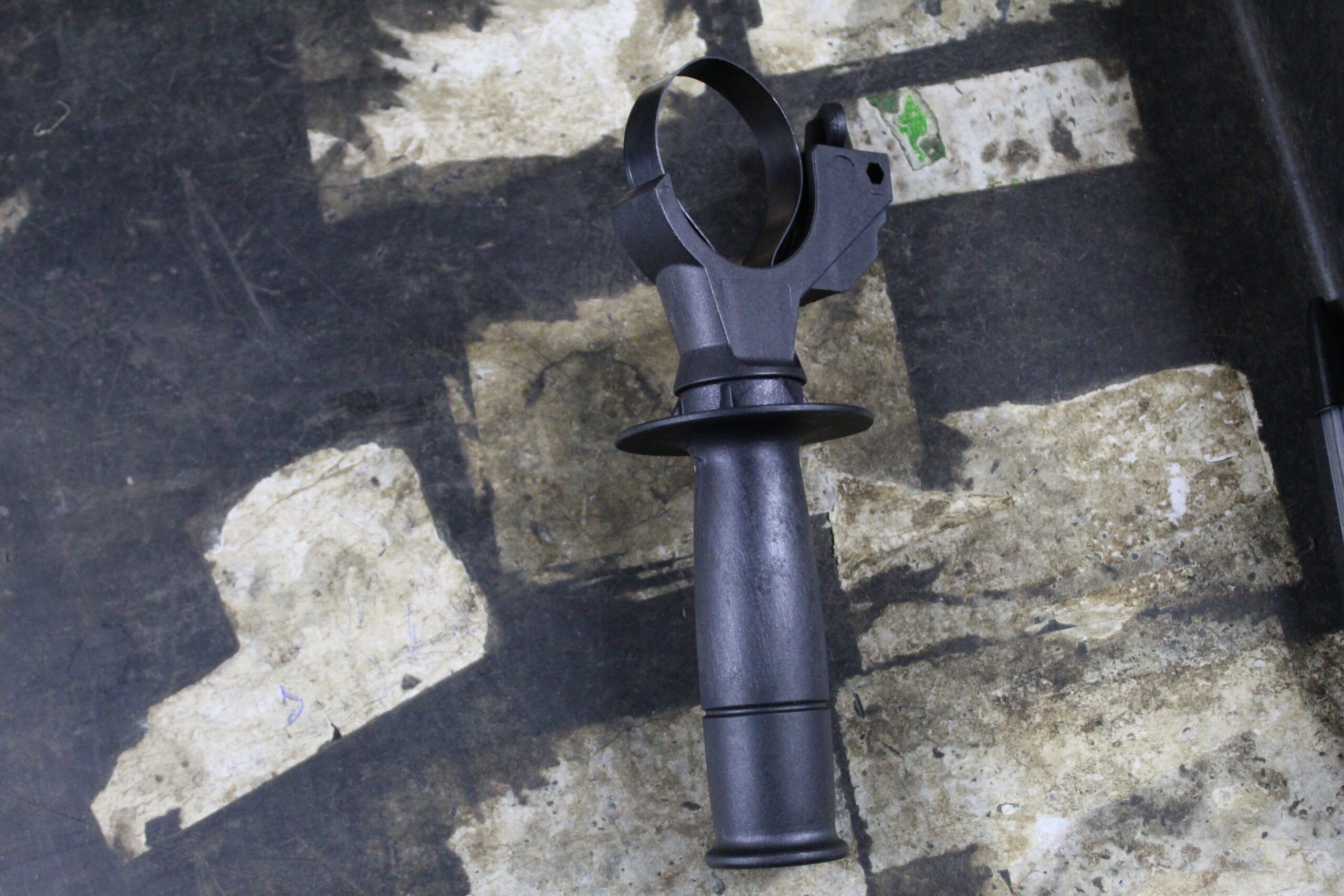 5140167-13 Conj. Empunhadura Lateral Para Martelete Kd620k-b2 Black+decker 5140167-13 - Imagem 1