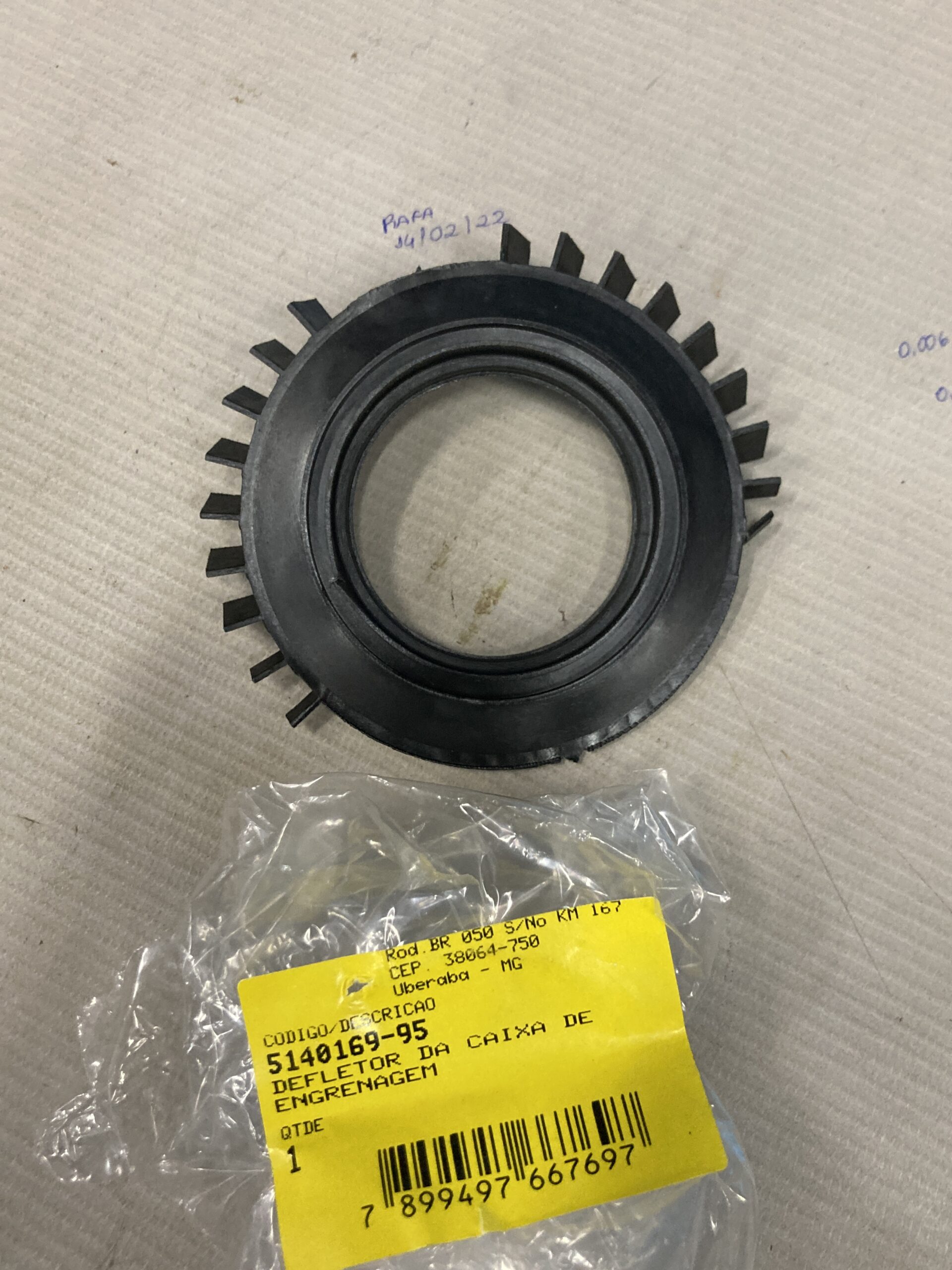 5140169-95 Defletor Da Caixa Deengrenagem Para Esmerilhadeira Angular Sl227-b2 Stanley 5140169-95 - Imagem 1