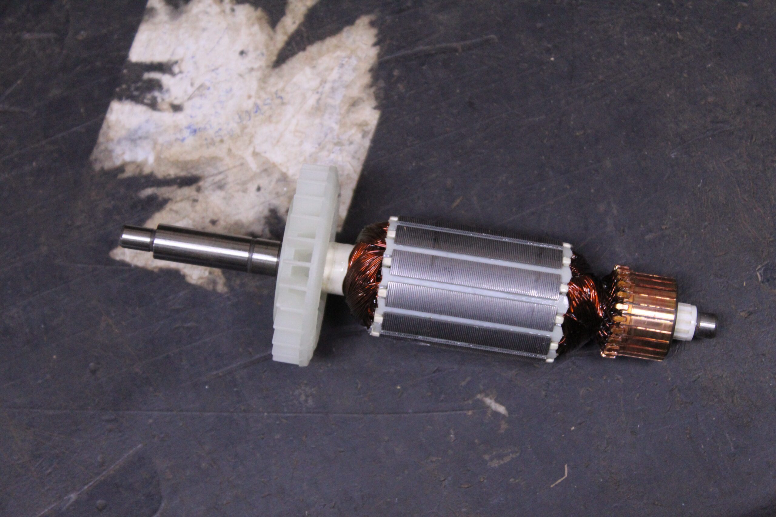 5140233-25 Rotor 220v Para Lixadeira De Paredes Sw75-b2 Stanley 5140233-25 - Imagem 1