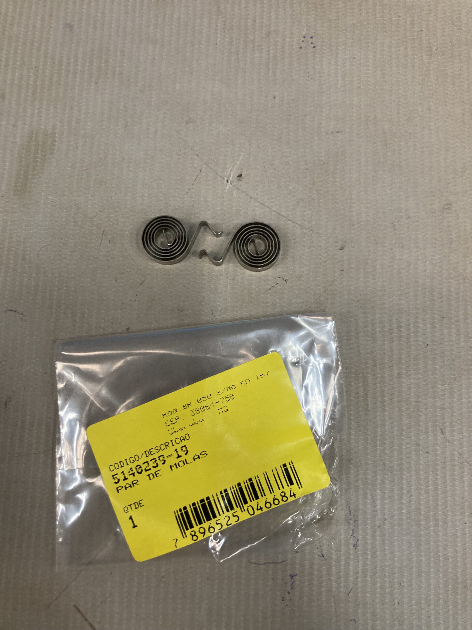5140239-19 Par De Molas Para Martelo Demolidor Sthm10-b2 Stanley 5140239-19 - Imagem 1
