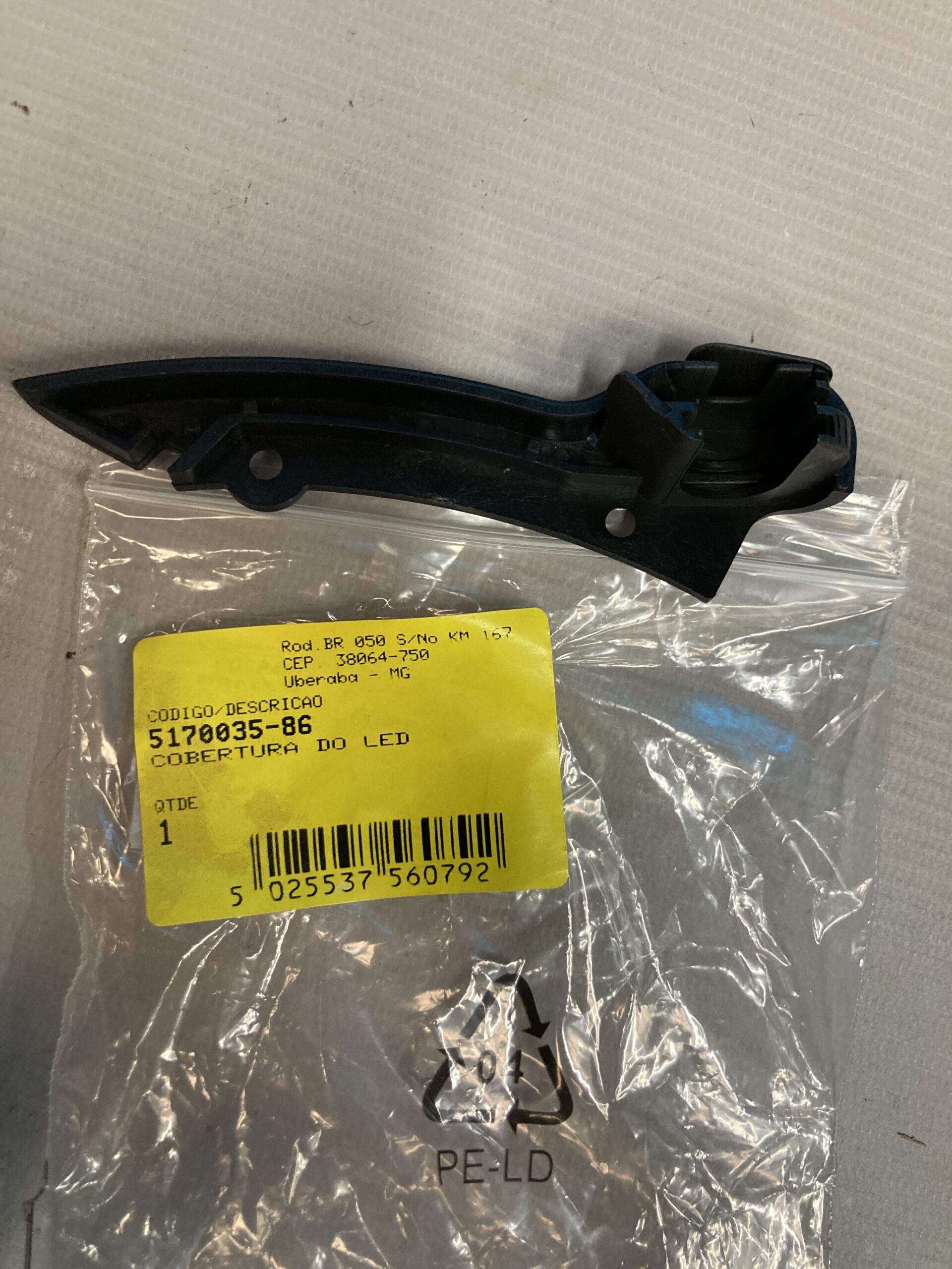 5170035-86 Cobertura Do Led Para Serra Esquadria Sm16-b2 Stanley 5170035-86 - Imagem 1