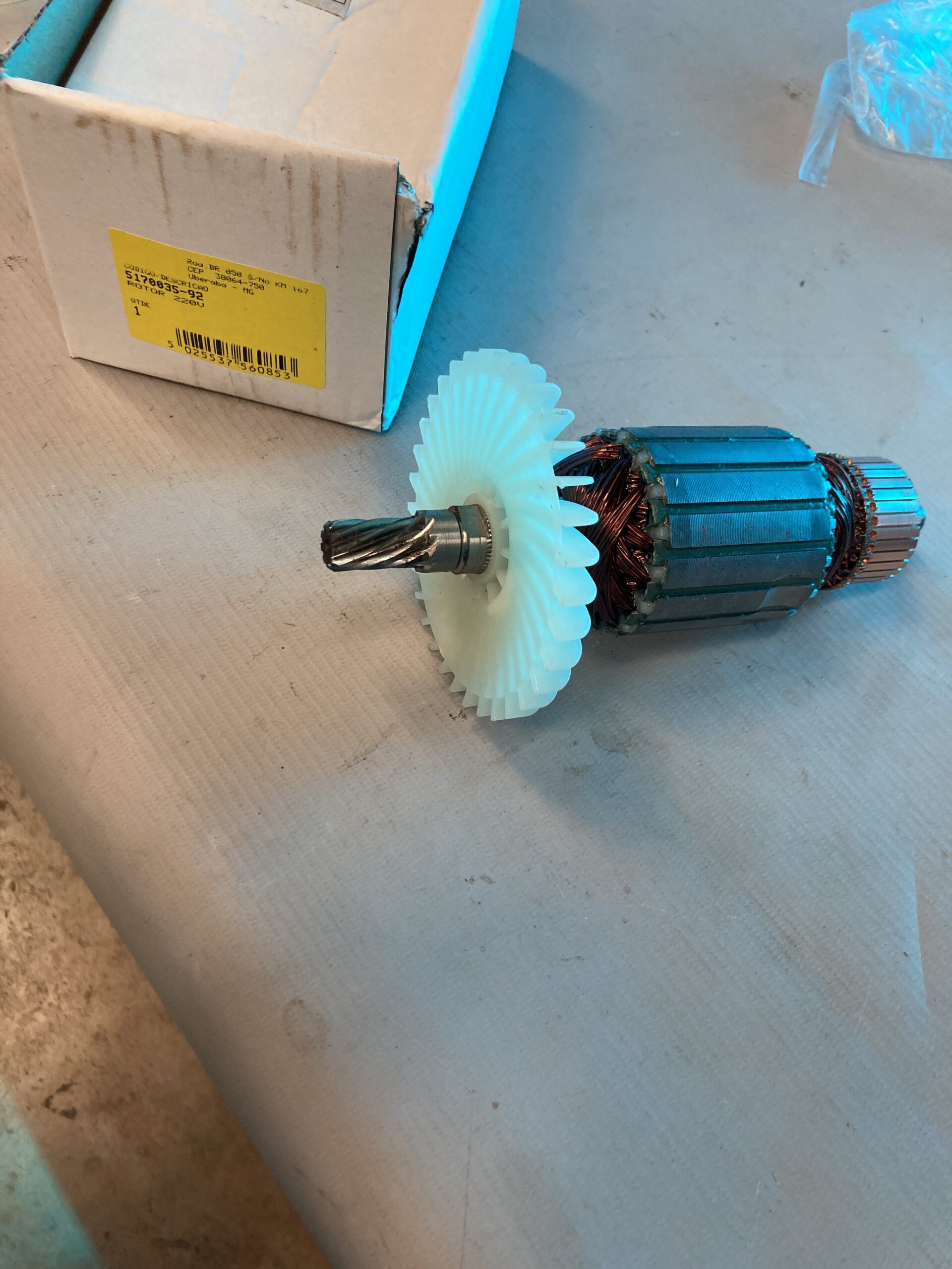 5170035-92 Rotor 220v Para Serra Esquadria Sm16-b2 Stanley 5170035-92 - Imagem 1