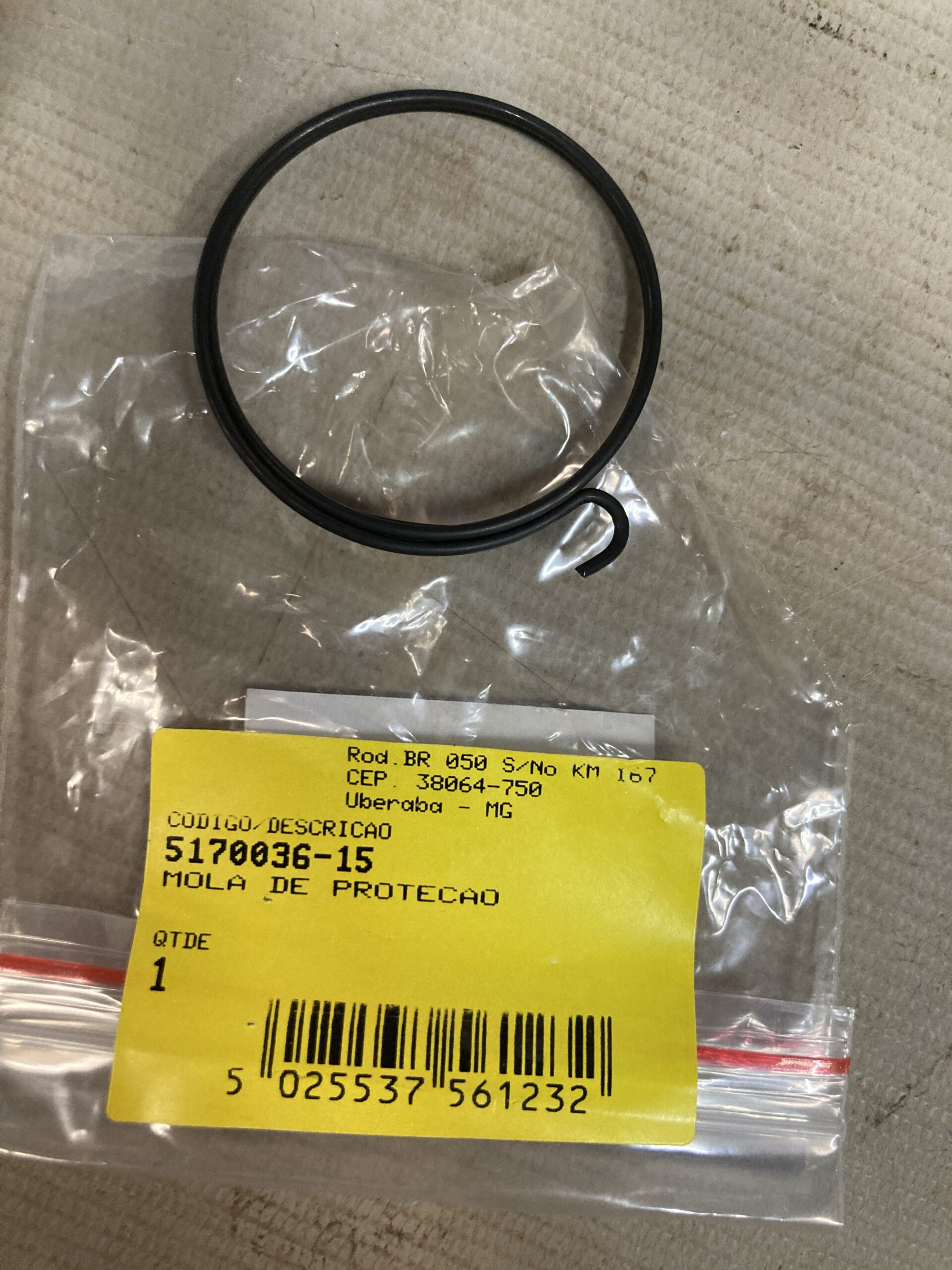 5170036-15 Mola De Protecao Para Serra Esquadria Sm16-b2 Stanley 5170036-15 - Imagem 1