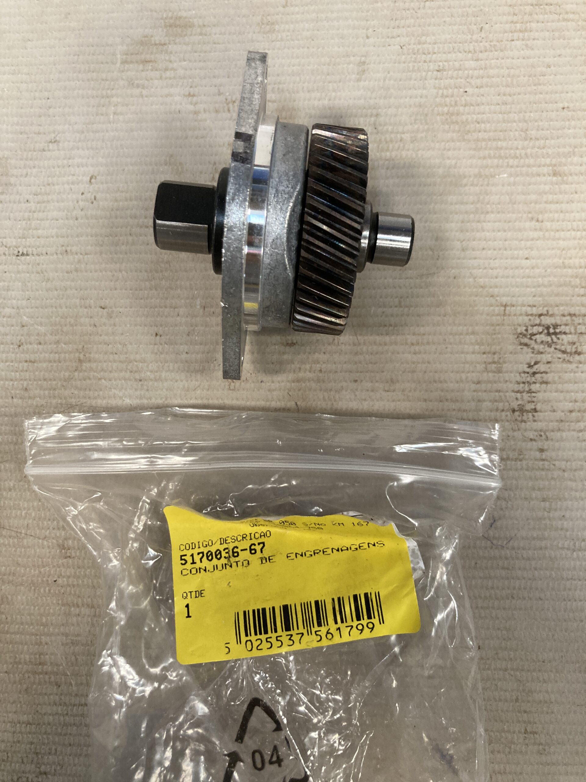 5170036-67 Conjunto De Engrenagens Para Serra Esquadria Sm16-b2 Stanley 5170036-67 - Imagem 1