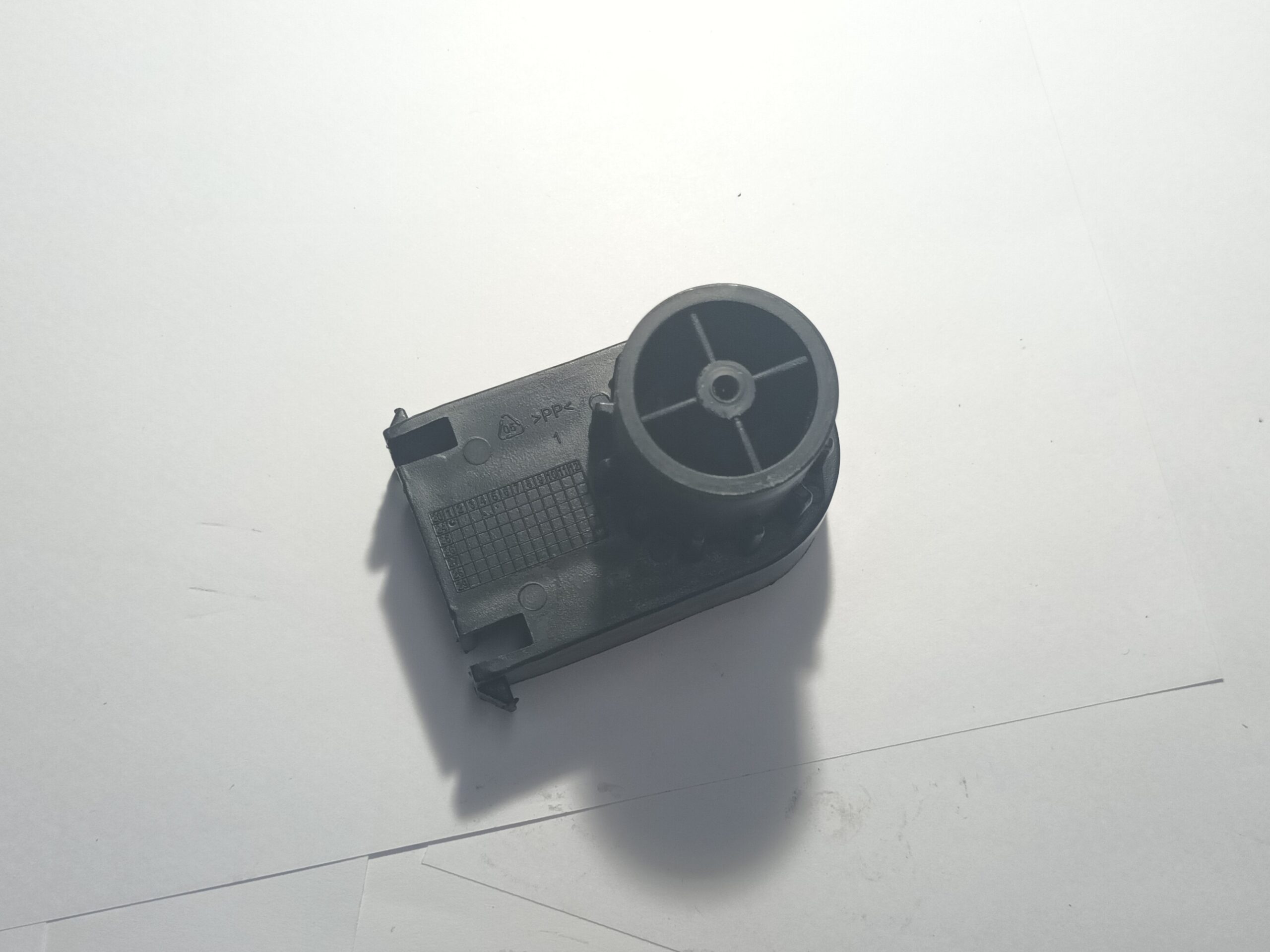 5170066-02 Suporte Roda Para Lavadora De Alta Pressão Bepwb1740-b2 Black+decker 5170066-02 - Imagem 1