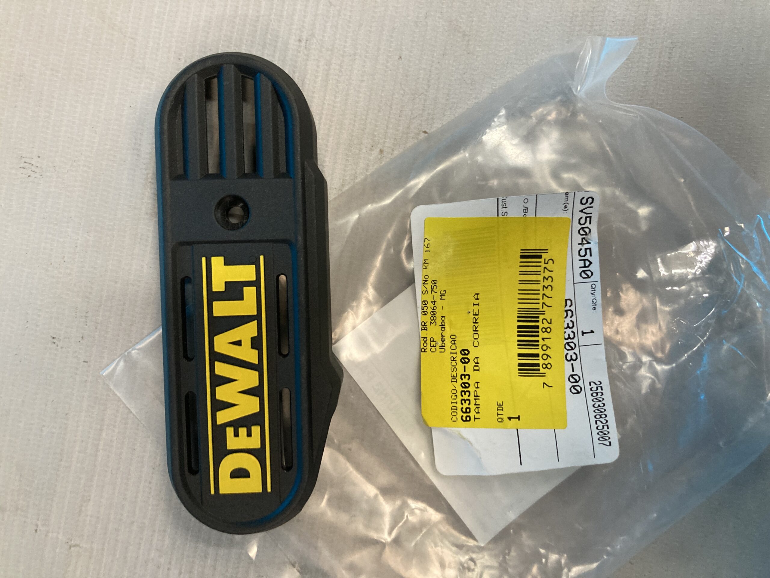 663303-00 Tampa Da Correia Para Plaina D26676-b2 Dewalt 663303-00 - Imagem 1