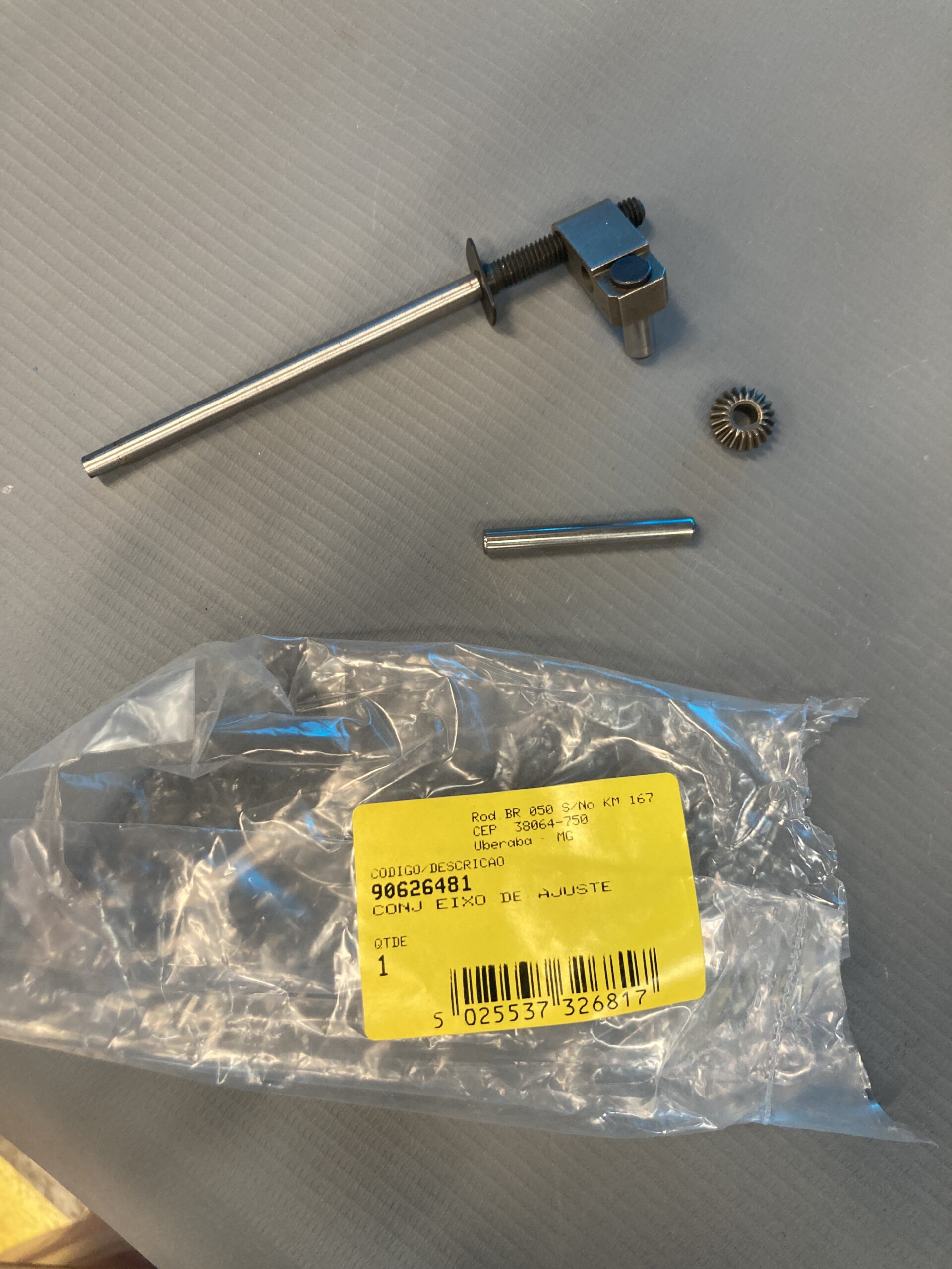 90626481 Conj Eixo De Ajuste Para Motosserra Dccs620 Dewalt 90626481 - Imagem 1