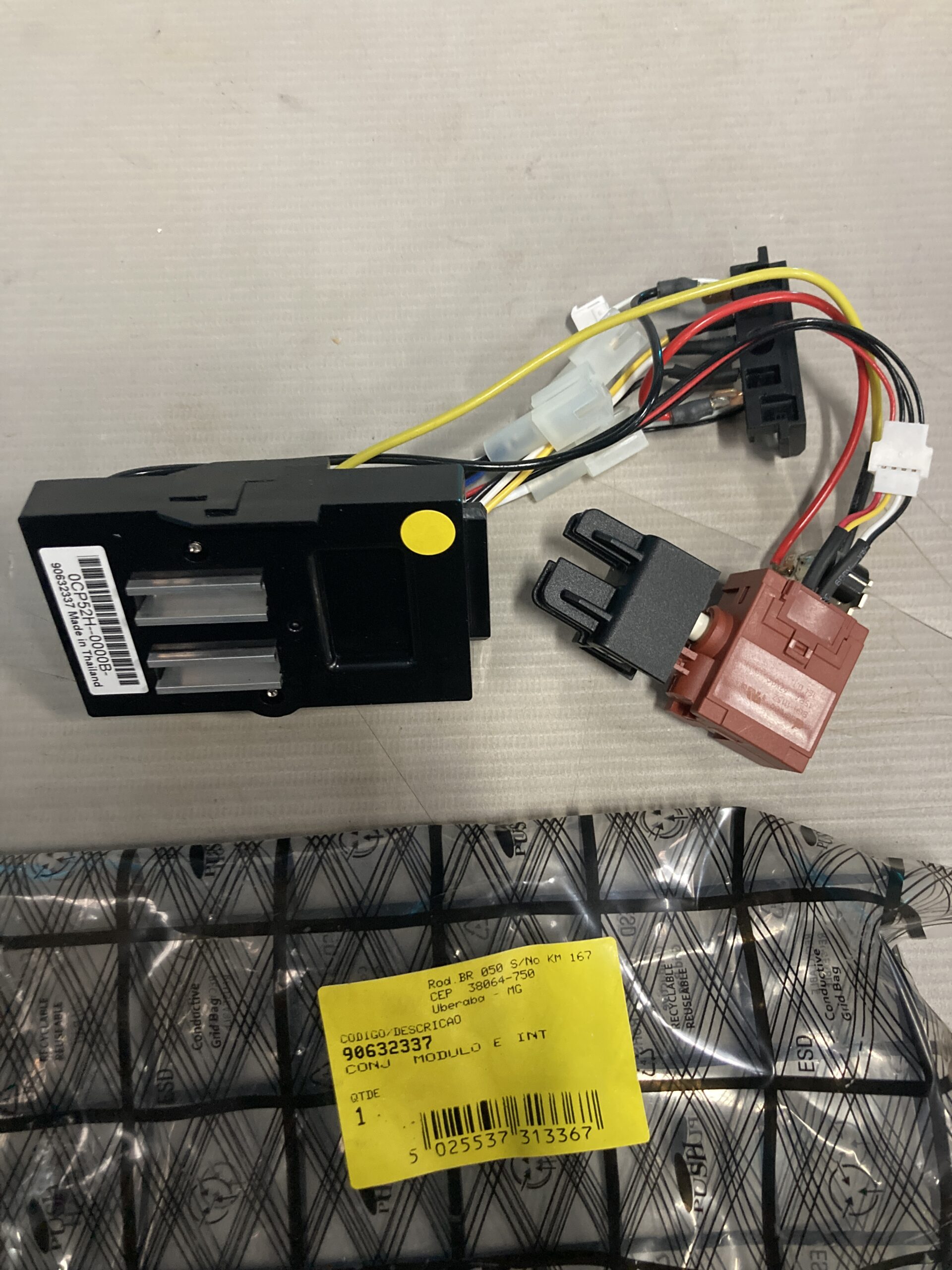 90632337 Conj. Modulo E Int Para Aparador De Grama Dcst970b Dewalt 90632337 - Imagem 1