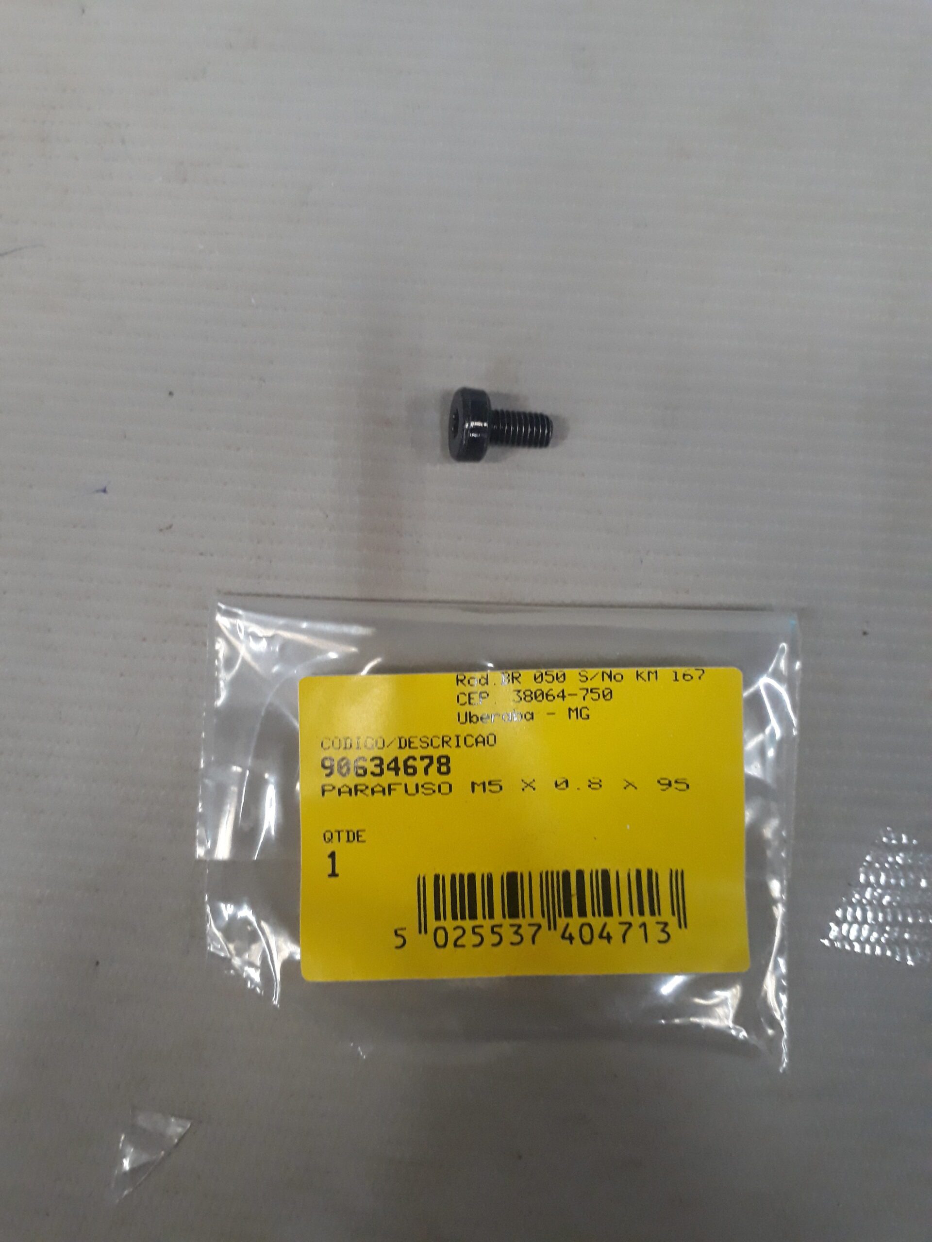 90634678 Parafuso M5 X 0.8 X 95 Para Aparador De Grama Dcst970b Dewalt 90634678 - Imagem 1