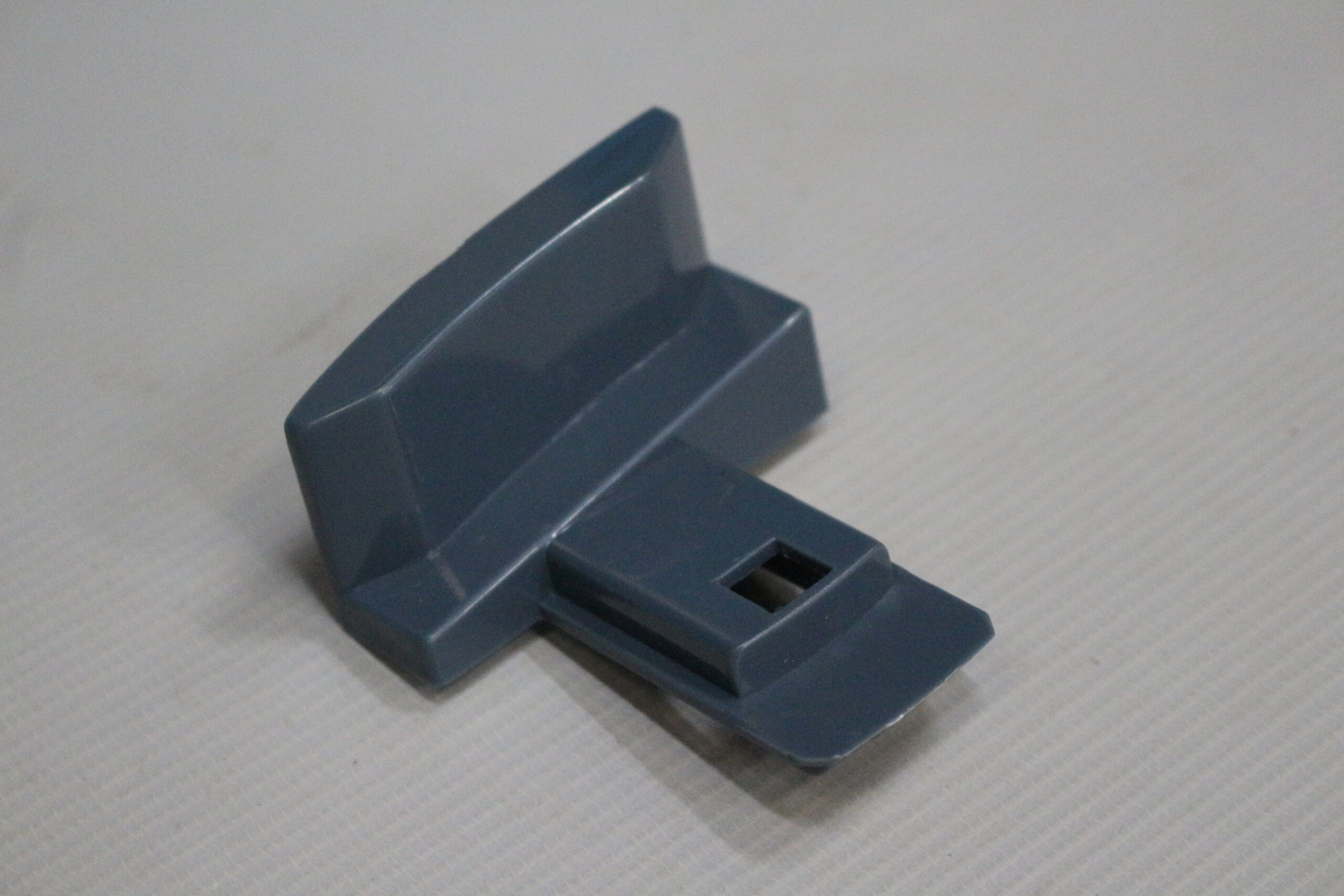 A6SP28 Trava Dir Reservatorio Para Aspirador De Pó A6-b2 Black+decker A6sp28 - Imagem 1