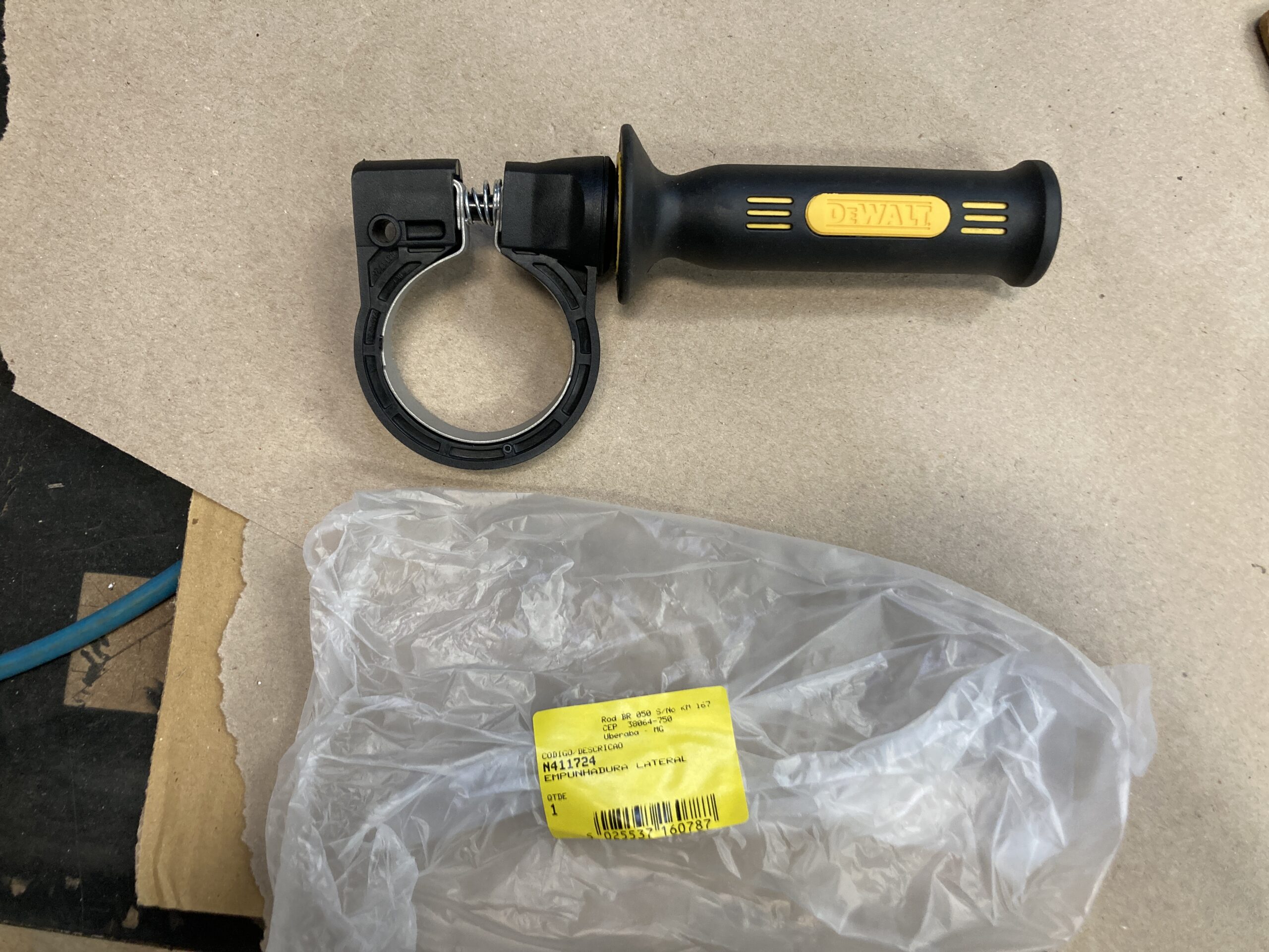 N411724 Subconj.lateral Pega Para Martelete Dch273 Dewalt N411724 - Imagem 1