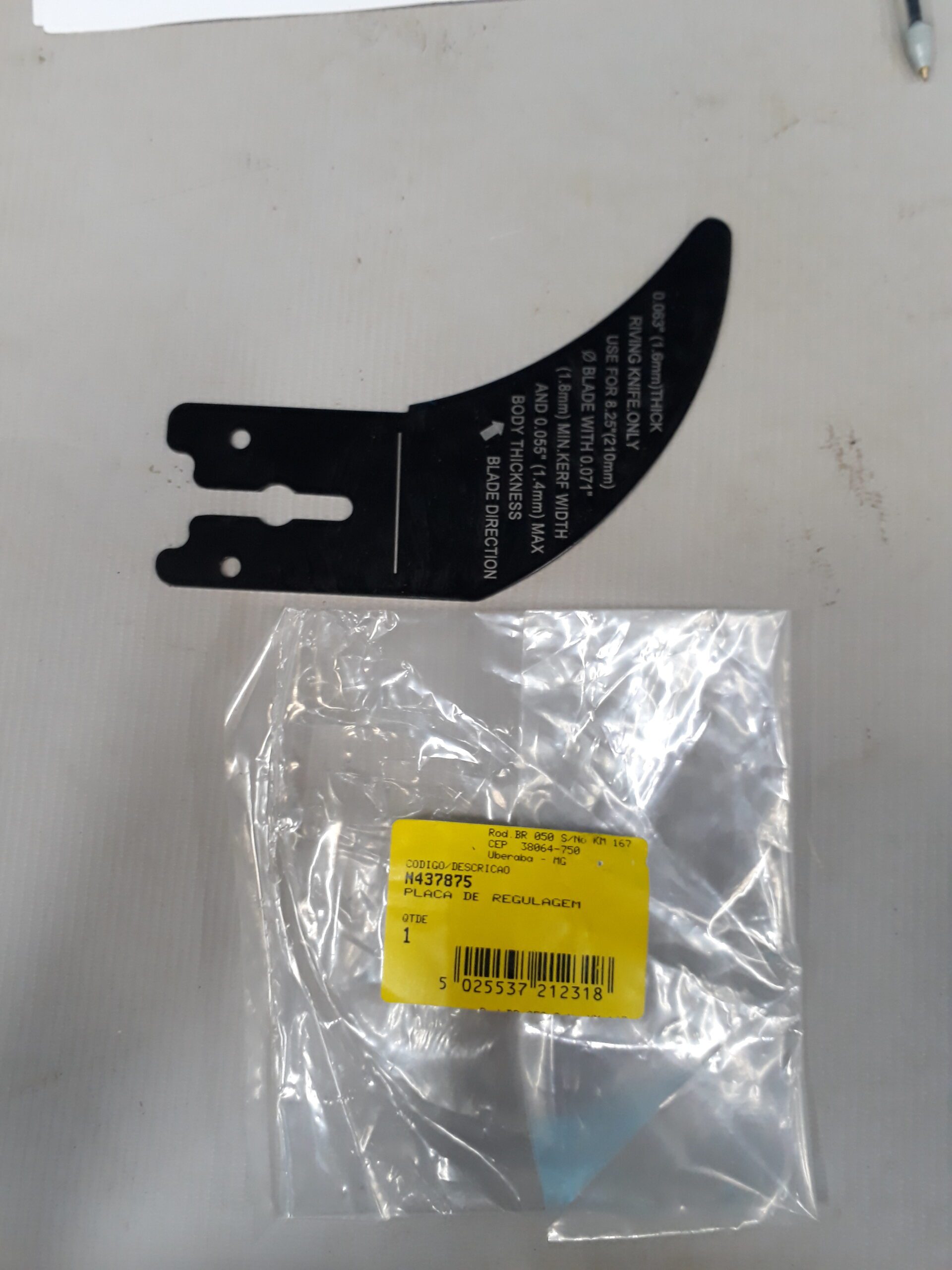 N437875 Placa De Regulagem Para Serra De Mesa Ou Bancada Dcs7485 Dewalt N437875 - Imagem 1