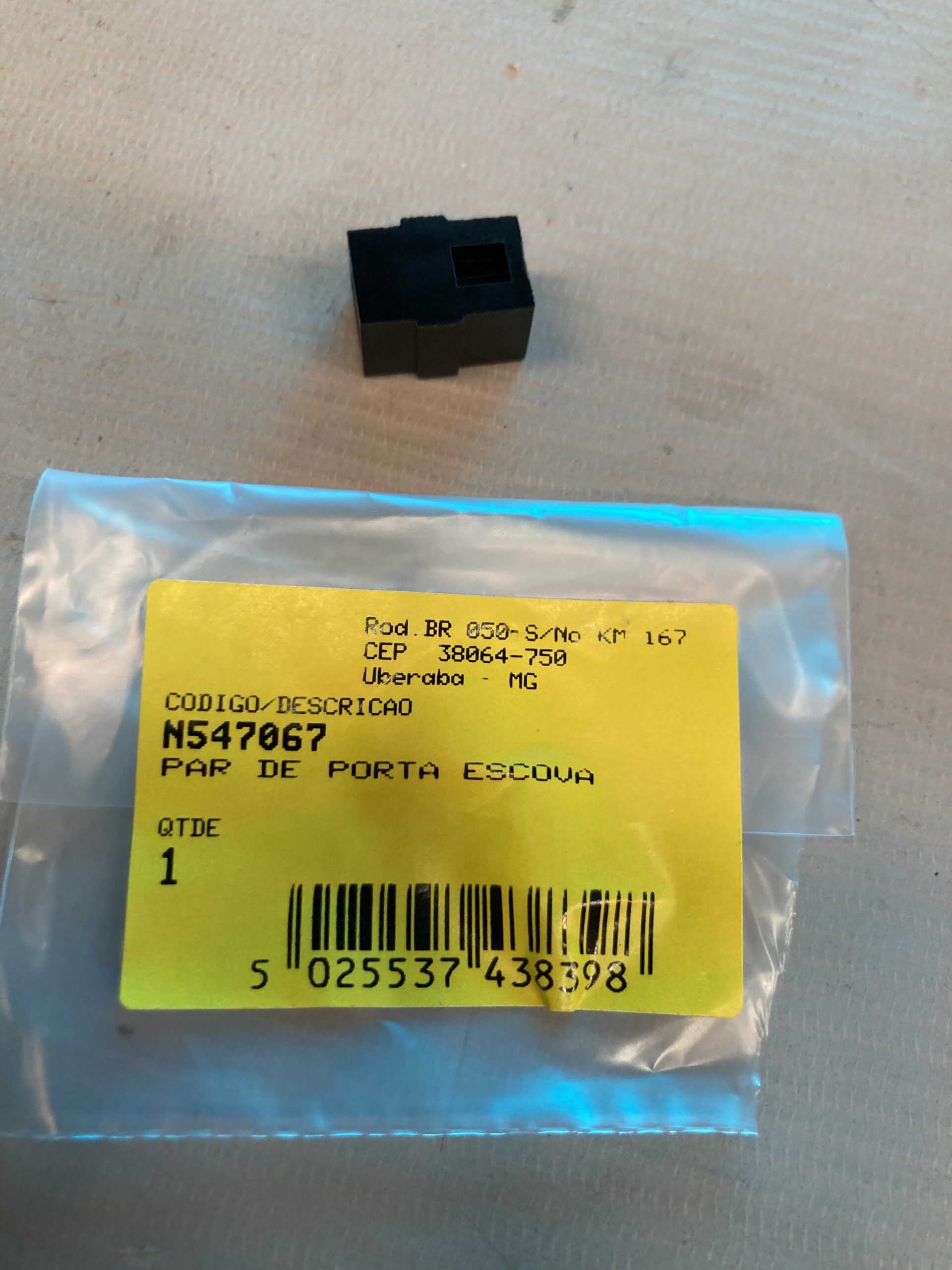 N547067 Par De Porta Escova Para Serra Tico-tico Sj45-b2 Stanley N547067 - Imagem 1