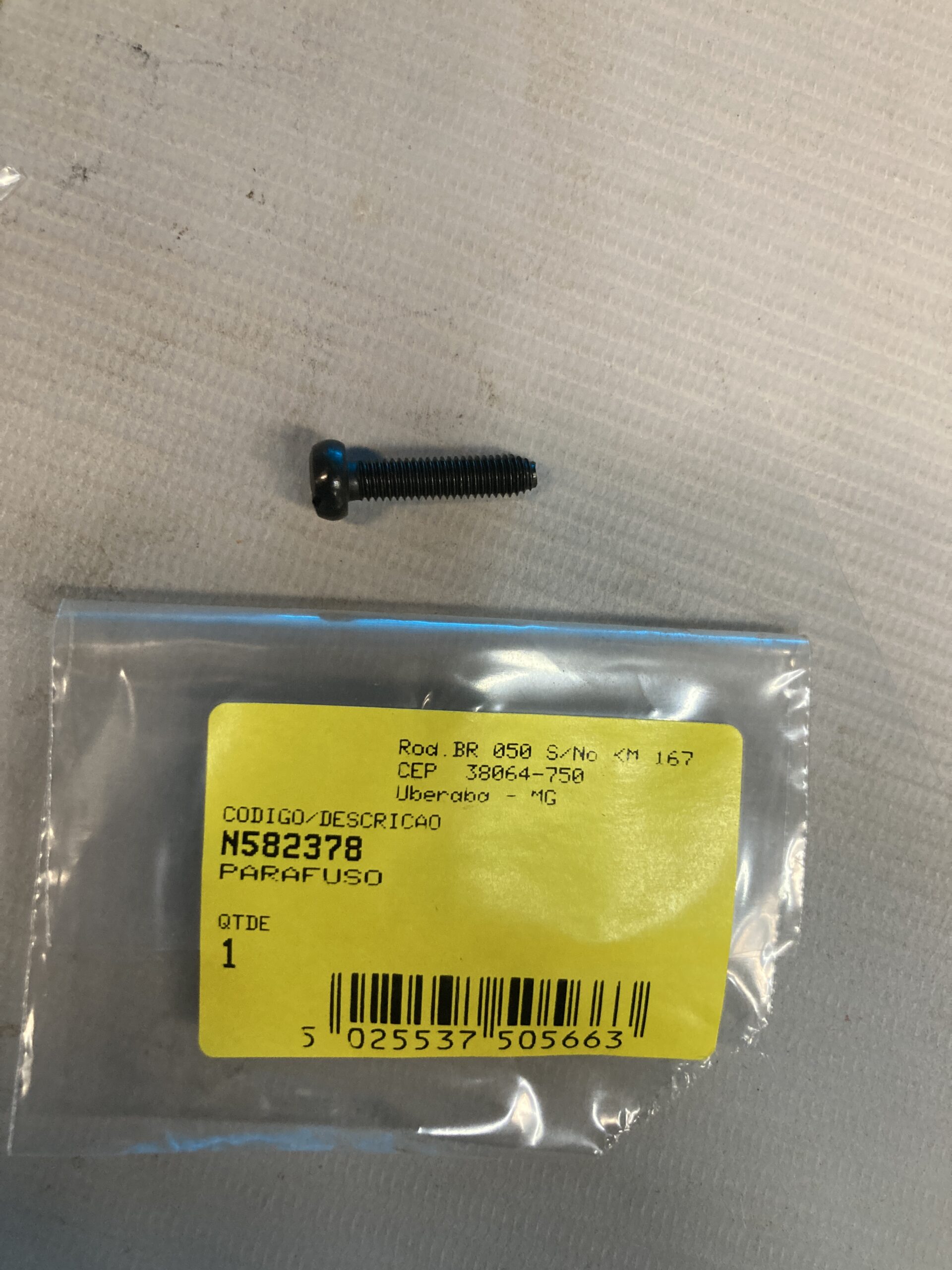 N582378 Parafuso Para Serra Circular Sc16-b2 Stanley N582378 - Imagem 1