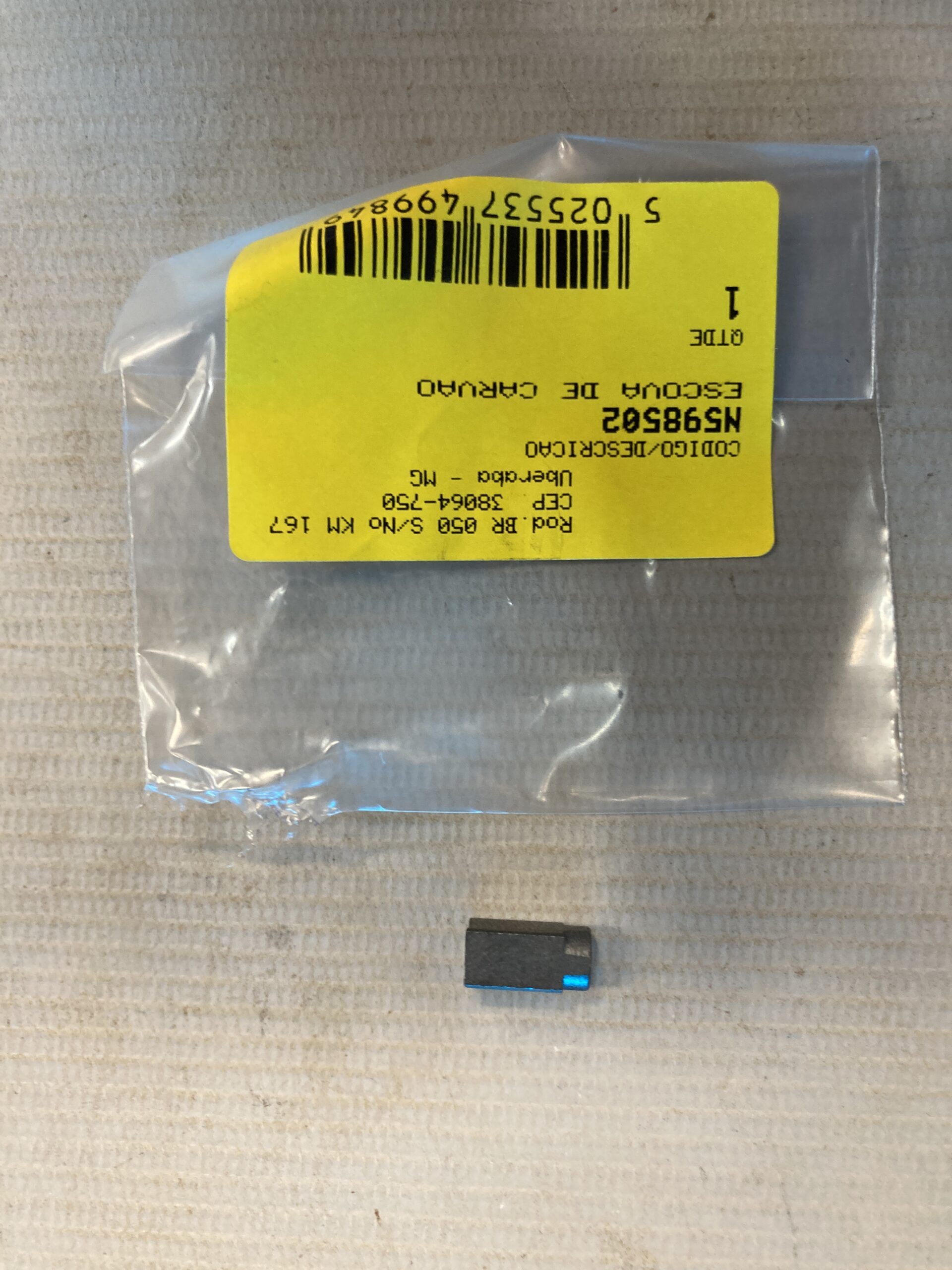 N598502 Escova De Carvao Para Lixadeira Roto E Orbital Bew220-b2 Black+decker N598502 - Imagem 1