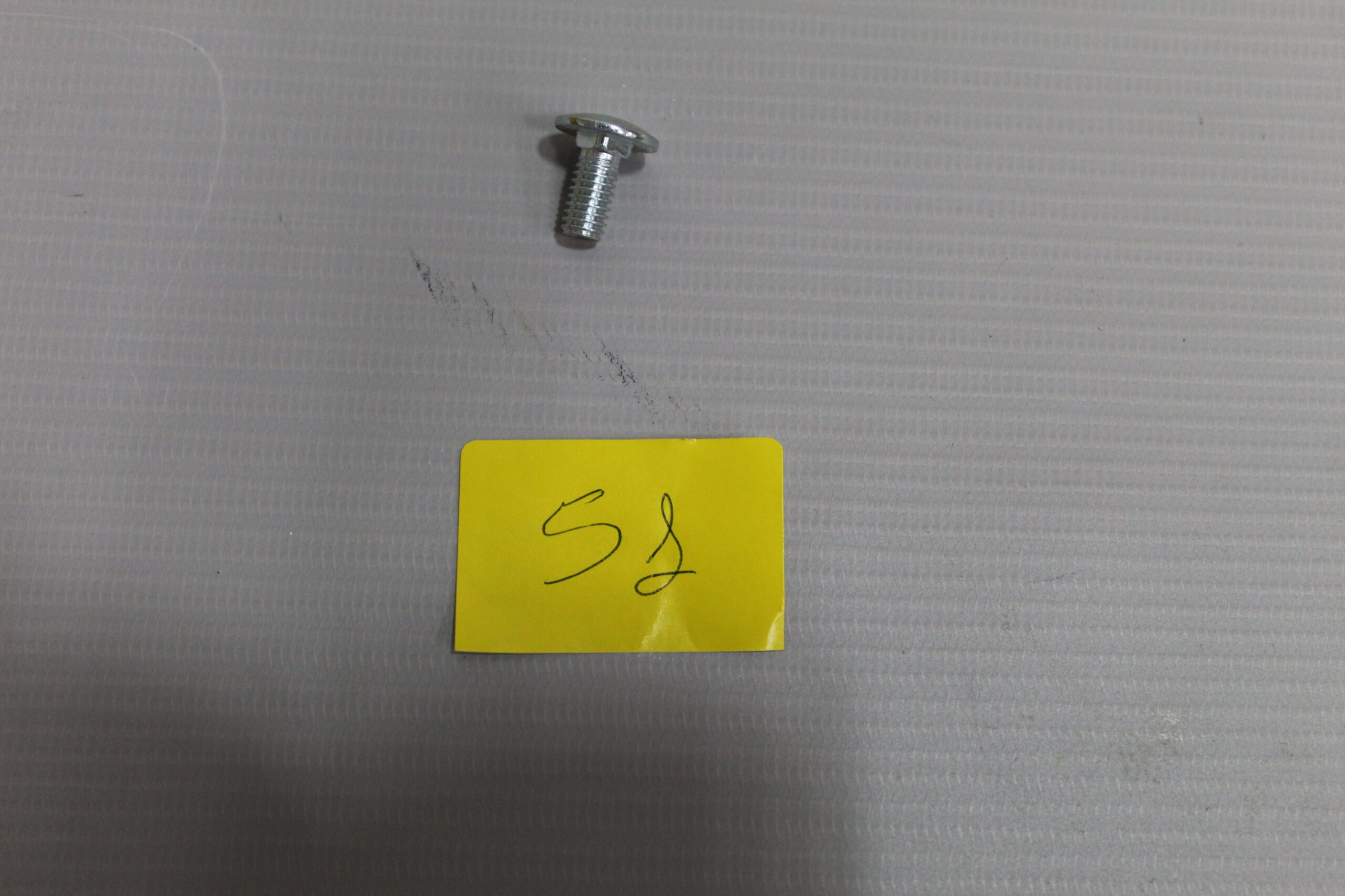 N895888 Parafuso De Ajuste M6x16 Para Tupia St55-b2 Stanley N895888 - Imagem 1